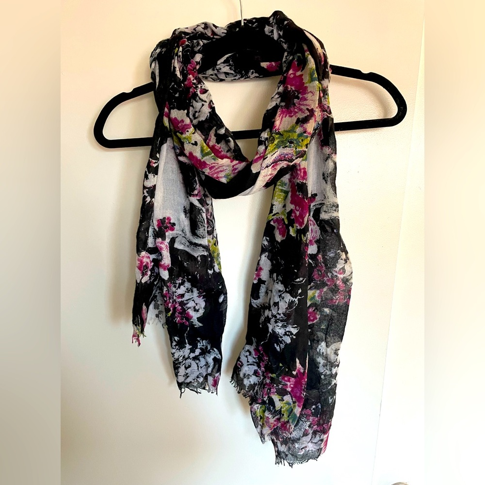 Floral scull scarf